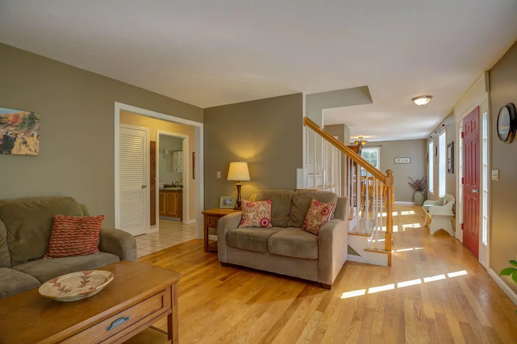 191 Valley Road Raymond ME 04071