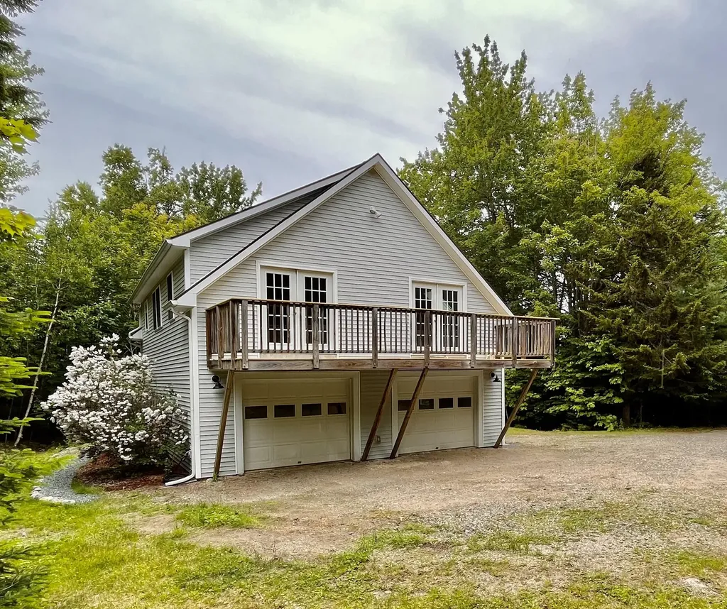 70 W Old Schoolhouse Lane W Lamoine ME 04605