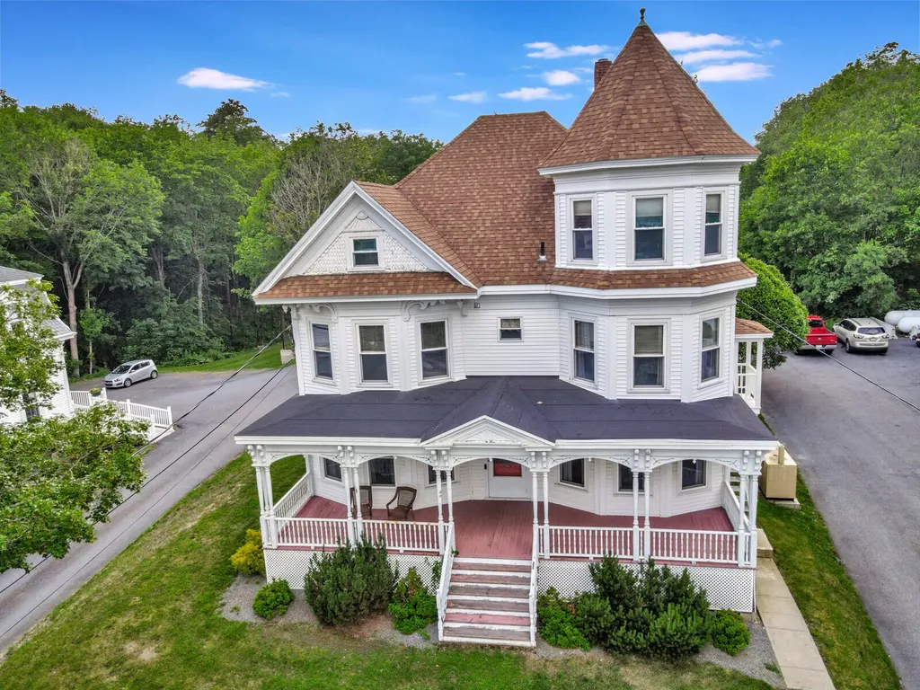 270 Maine Avenue Farmingdale ME 04344