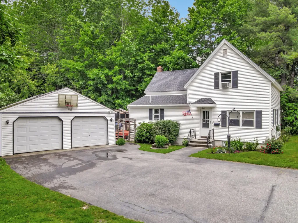45 River Avenue Gardiner ME 04345