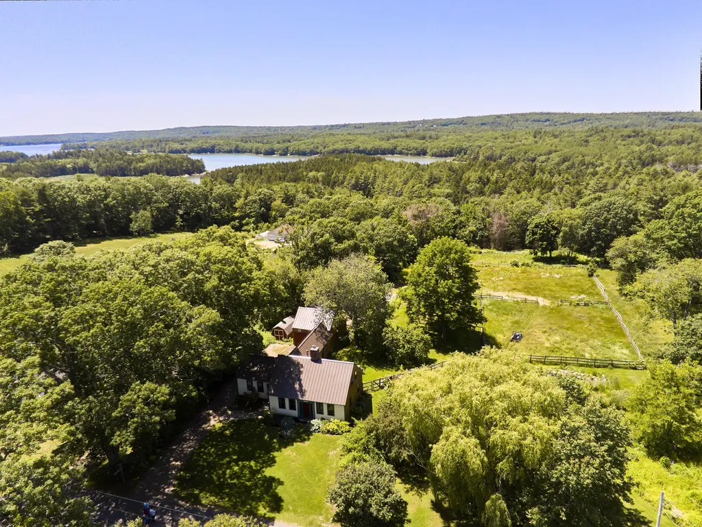 935 Dutch Neck Road Waldoboro ME 04572