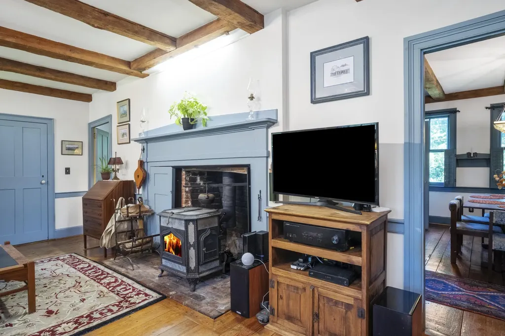 935 Dutch Neck Road Waldoboro ME 04572