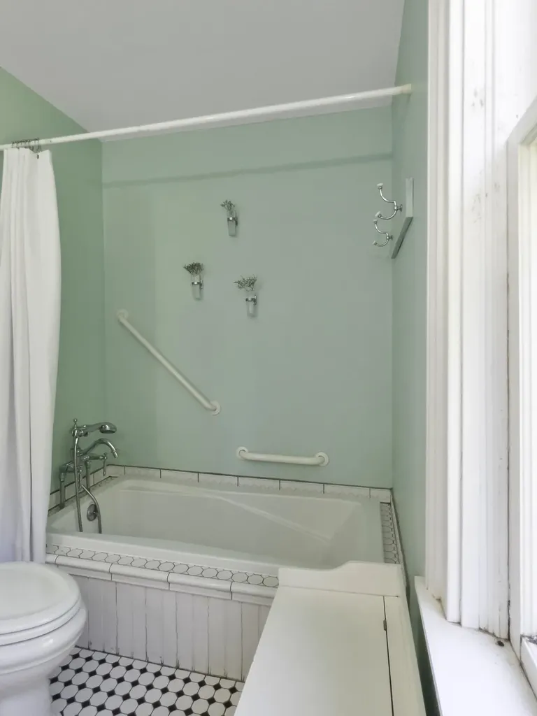 935 Dutch Neck Road Waldoboro ME 04572