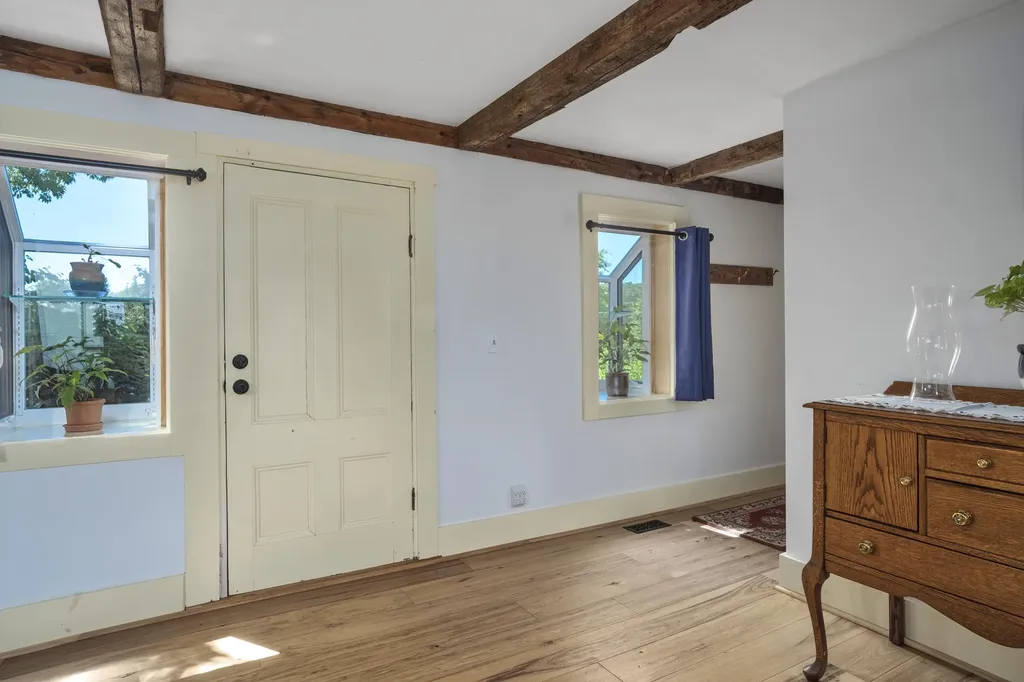 935 Dutch Neck Road Waldoboro ME 04572