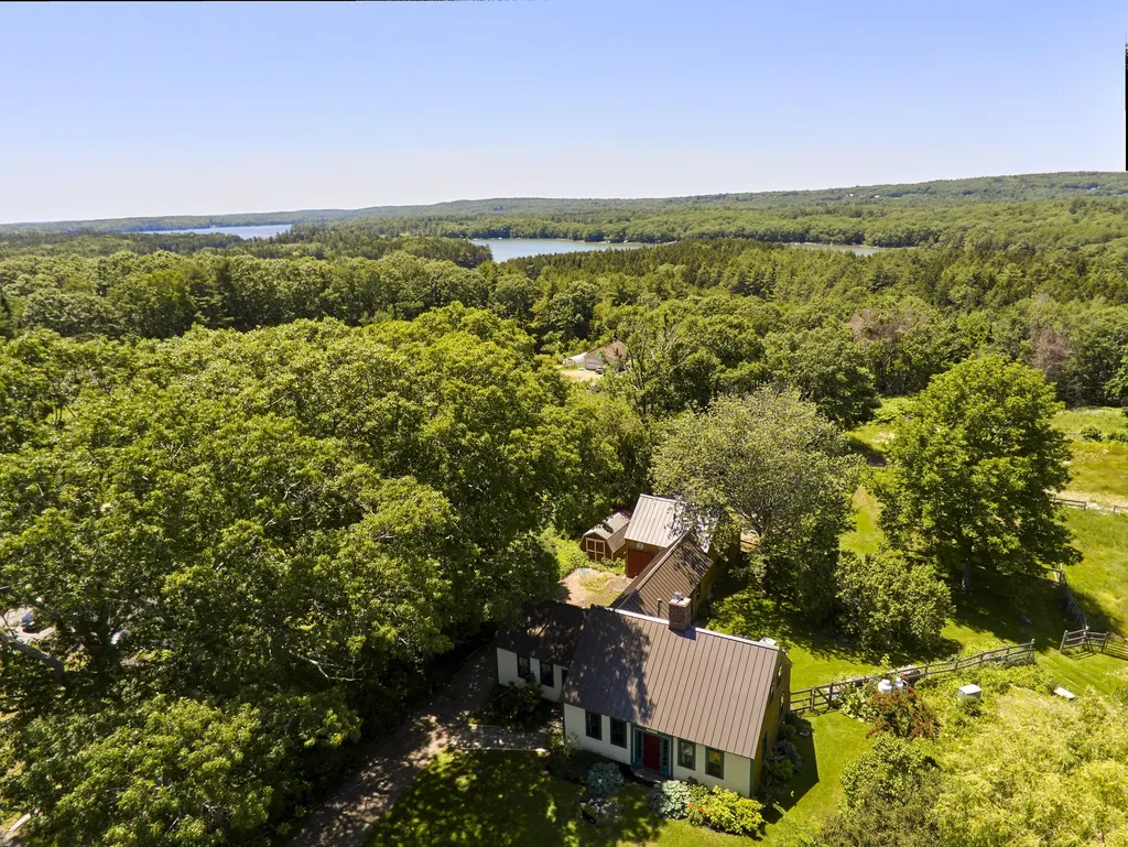 935 Dutch Neck Road Waldoboro ME 04572