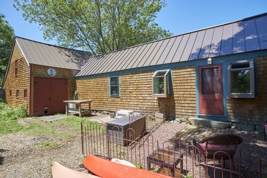 935 Dutch Neck Road Waldoboro ME 04572
