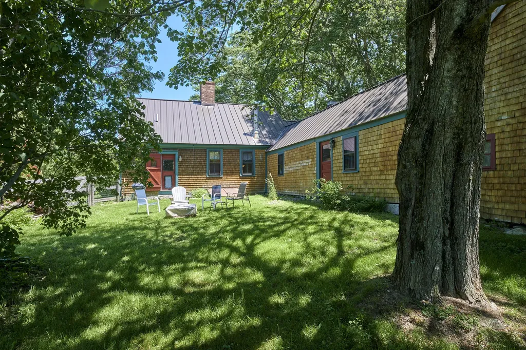 935 Dutch Neck Road Waldoboro ME 04572