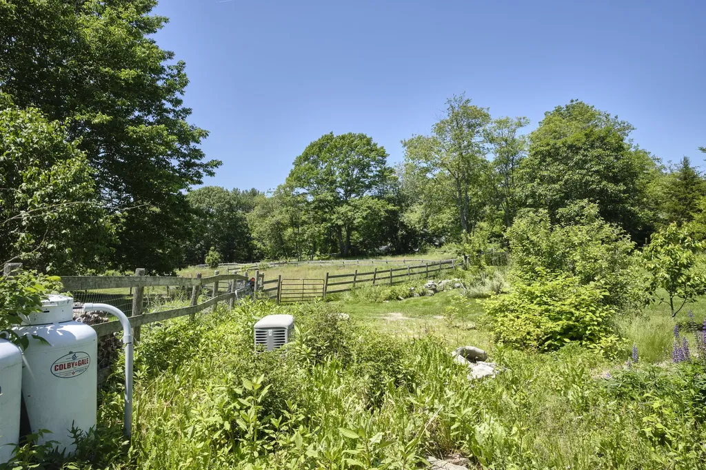 935 Dutch Neck Road Waldoboro ME 04572