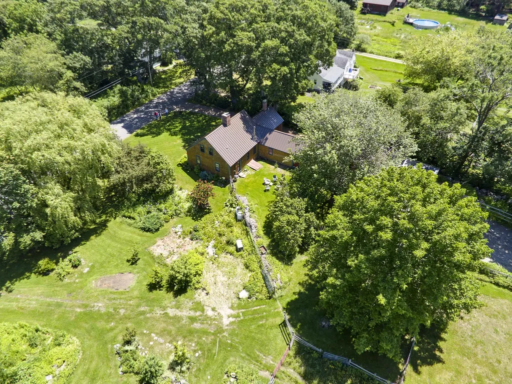 935 Dutch Neck Road Waldoboro ME 04572