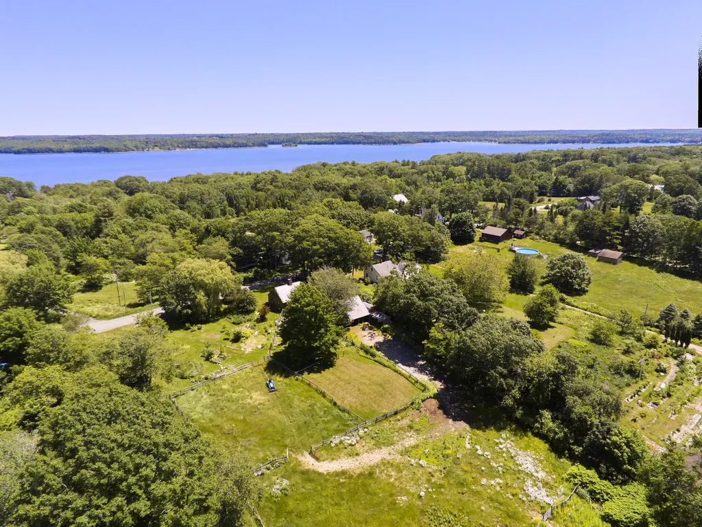 935 Dutch Neck Road Waldoboro ME 04572
