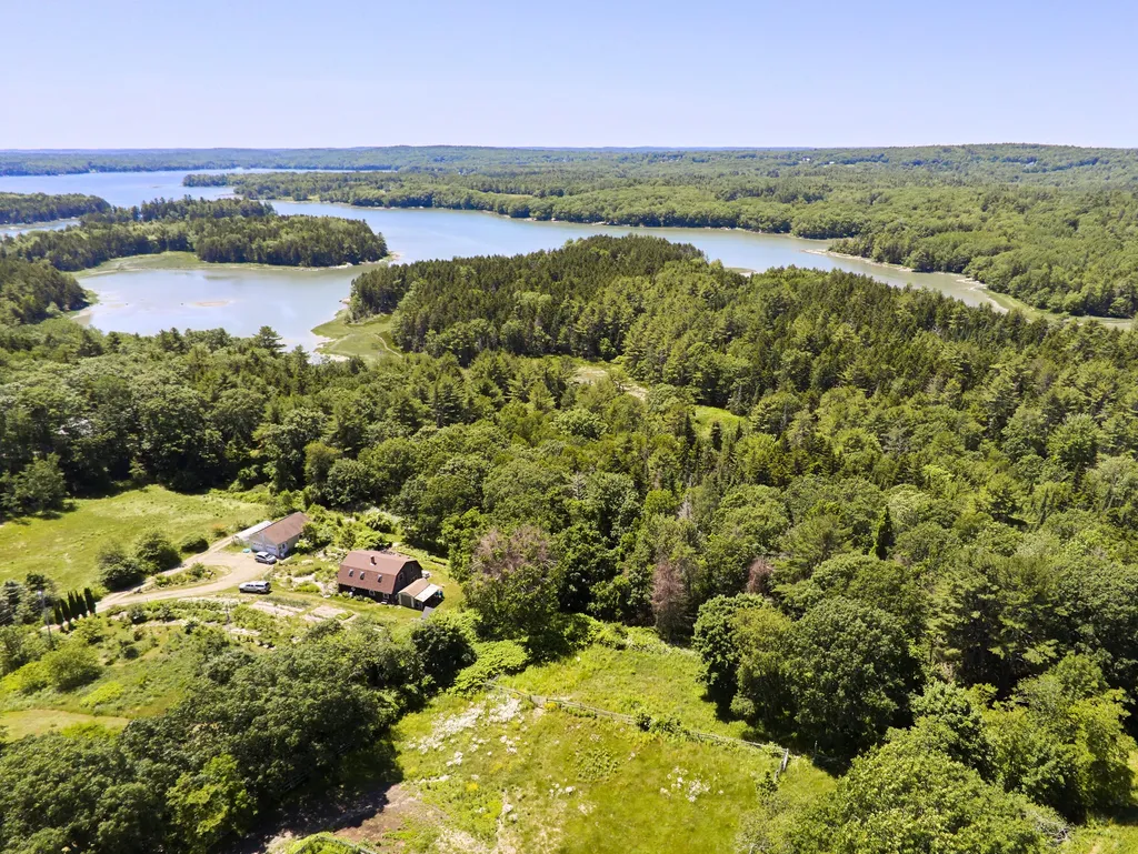 935 Dutch Neck Road Waldoboro ME 04572