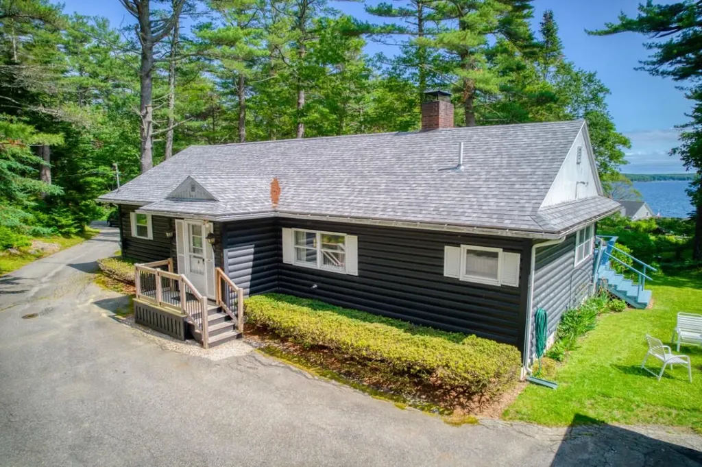 43 Presley Drive Boothbay ME 04544