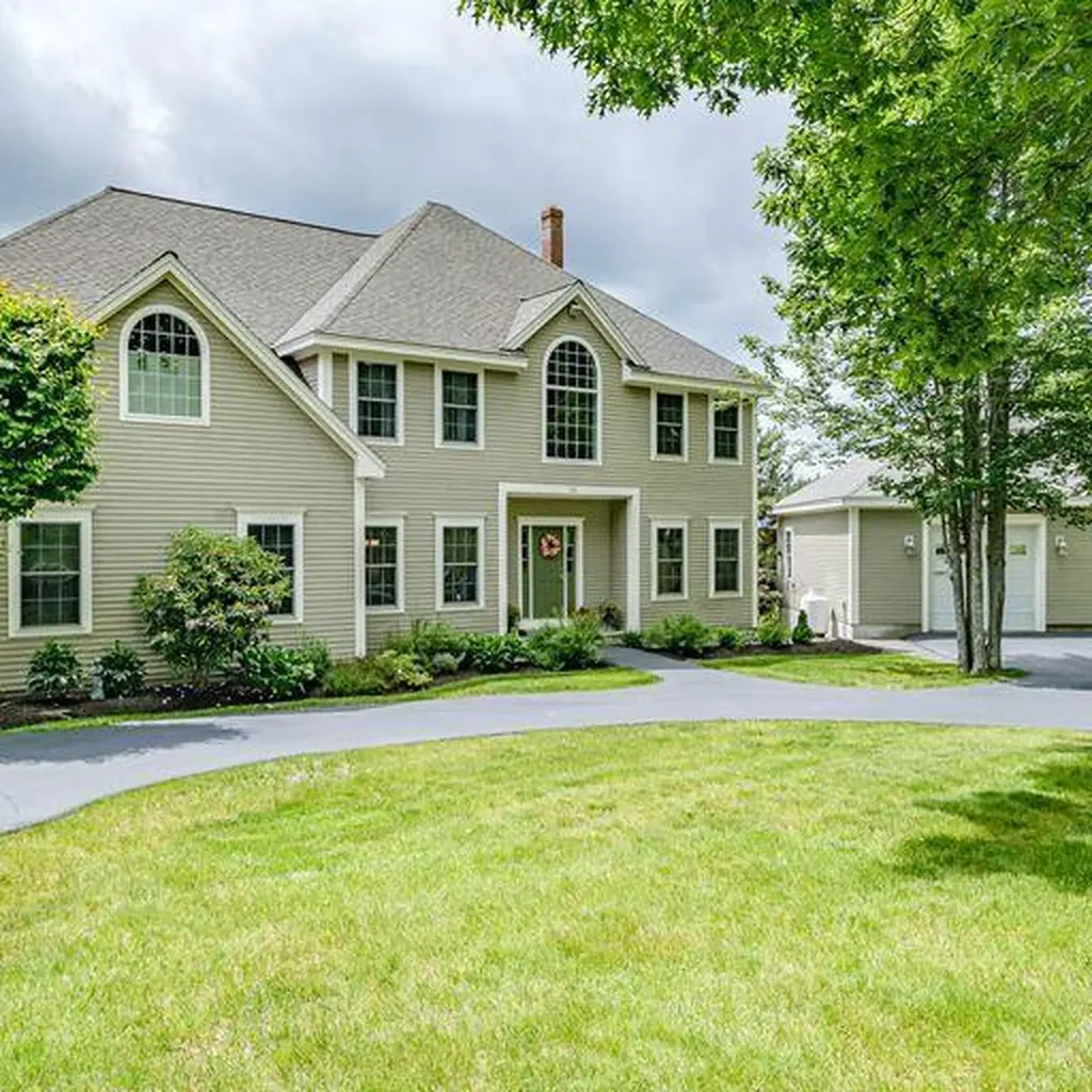 152 Presidential Way Westbrook ME 04092