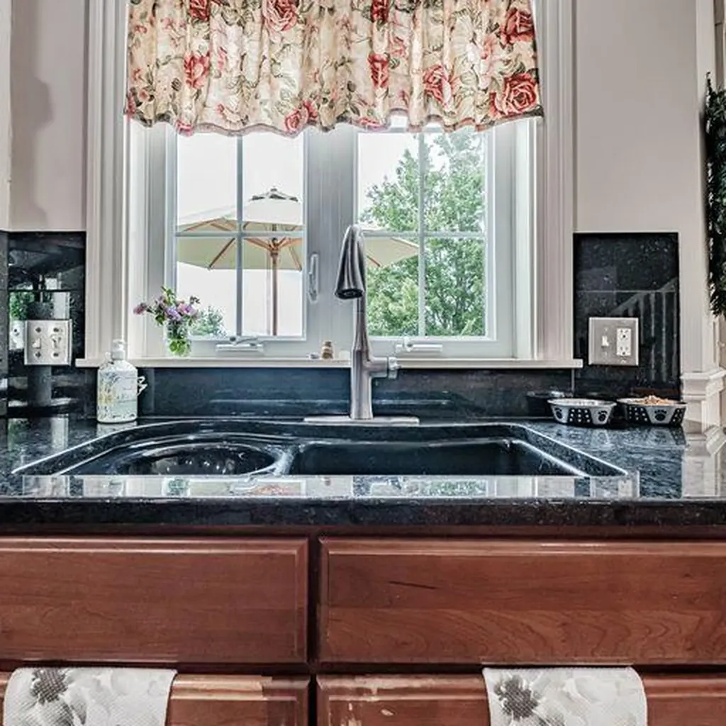 152 Presidential Way Westbrook ME 04092