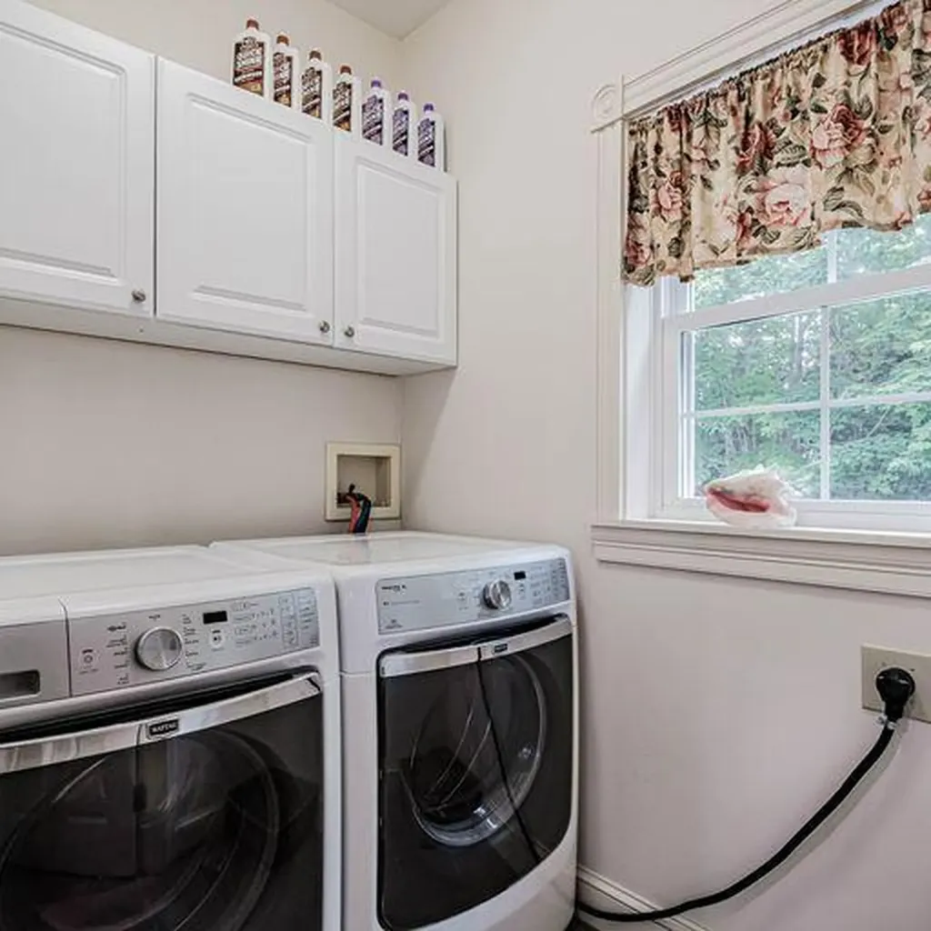 152 Presidential Way Westbrook ME 04092