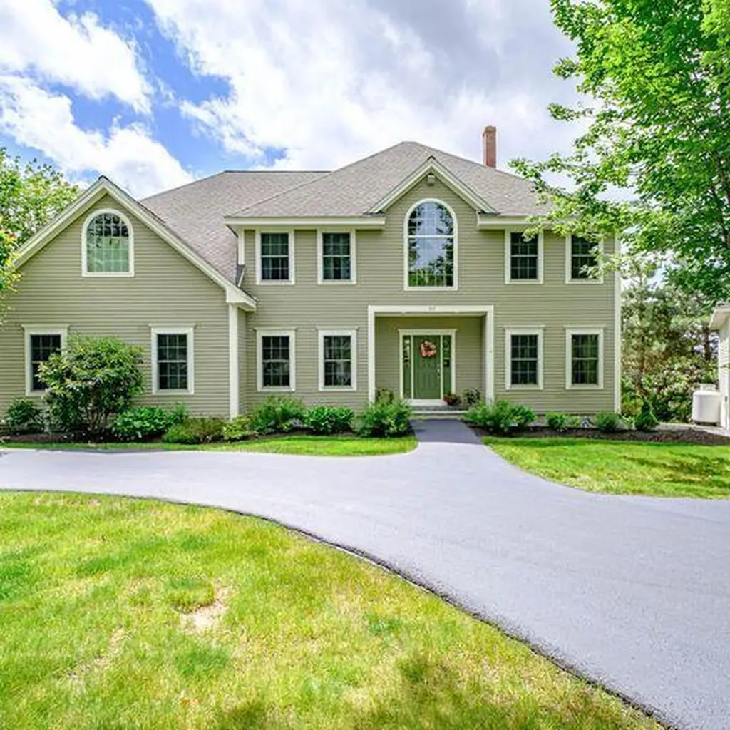 152 Presidential Way Westbrook ME 04092