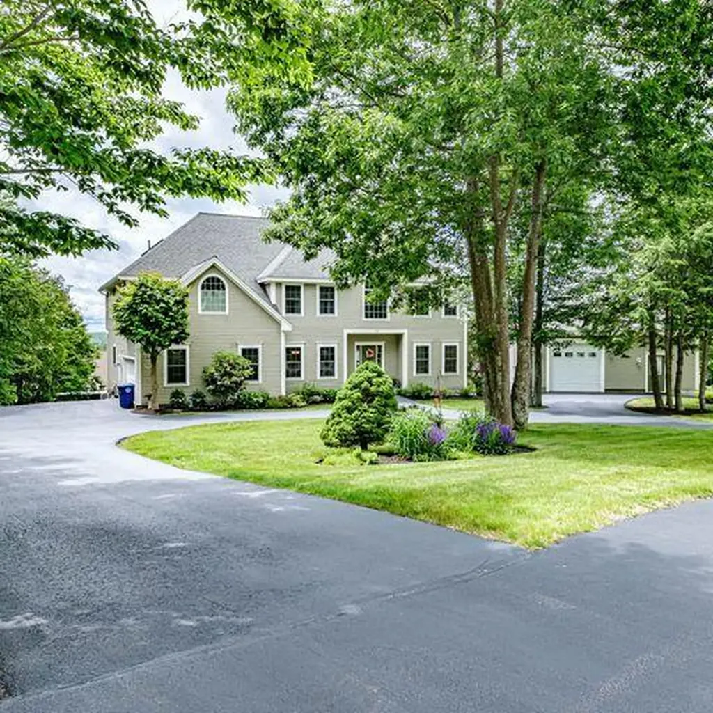 152 Presidential Way Westbrook ME 04092