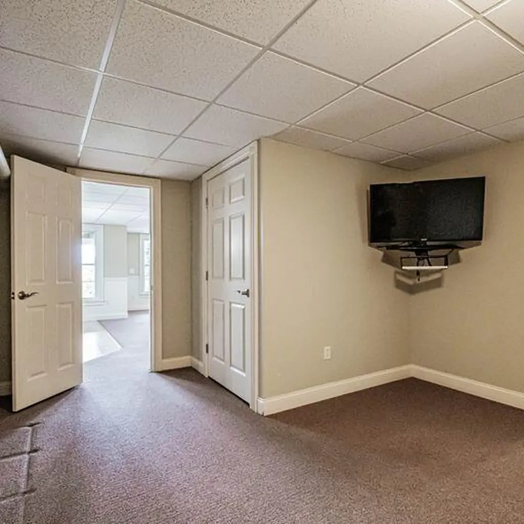152 Presidential Way Westbrook ME 04092
