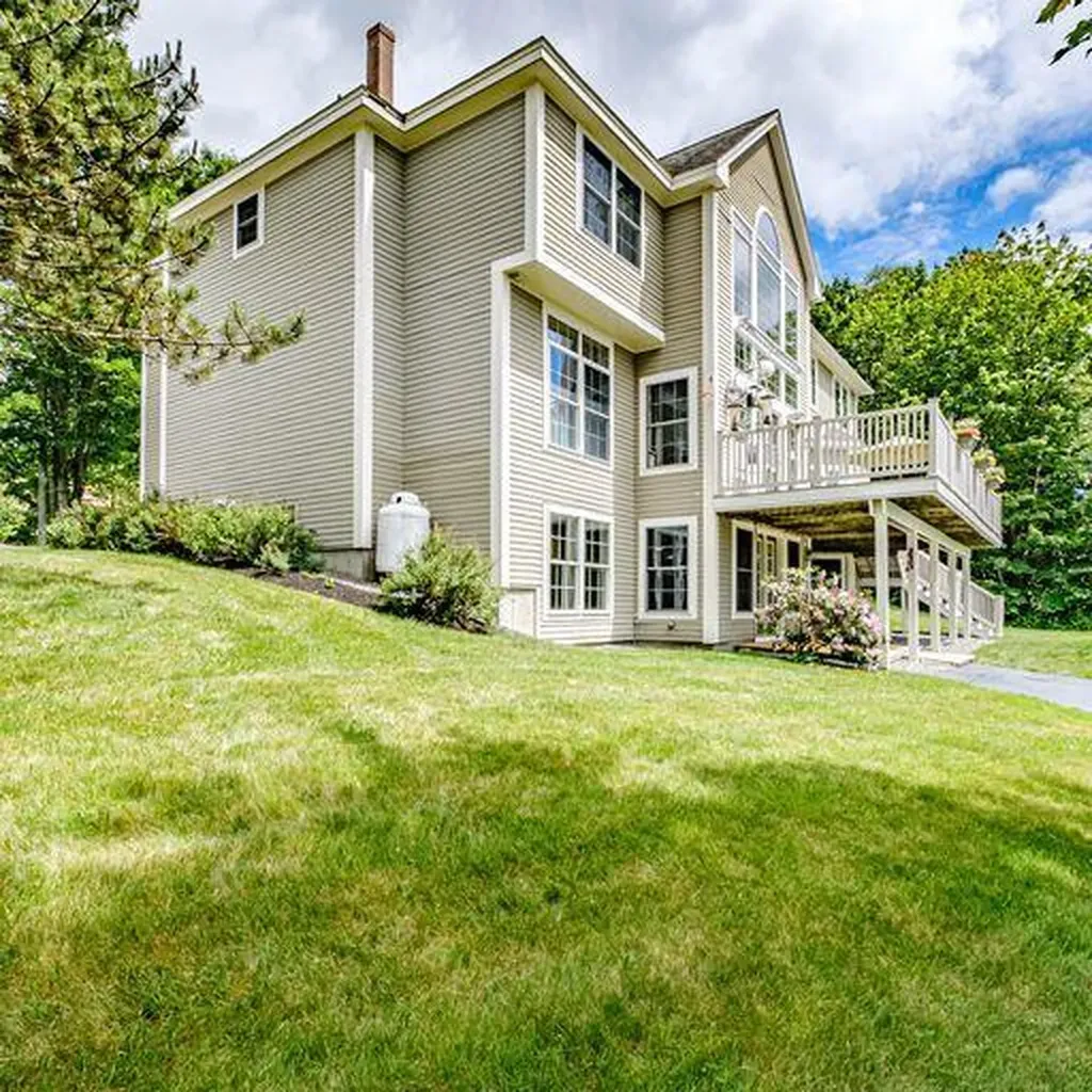 152 Presidential Way Westbrook ME 04092