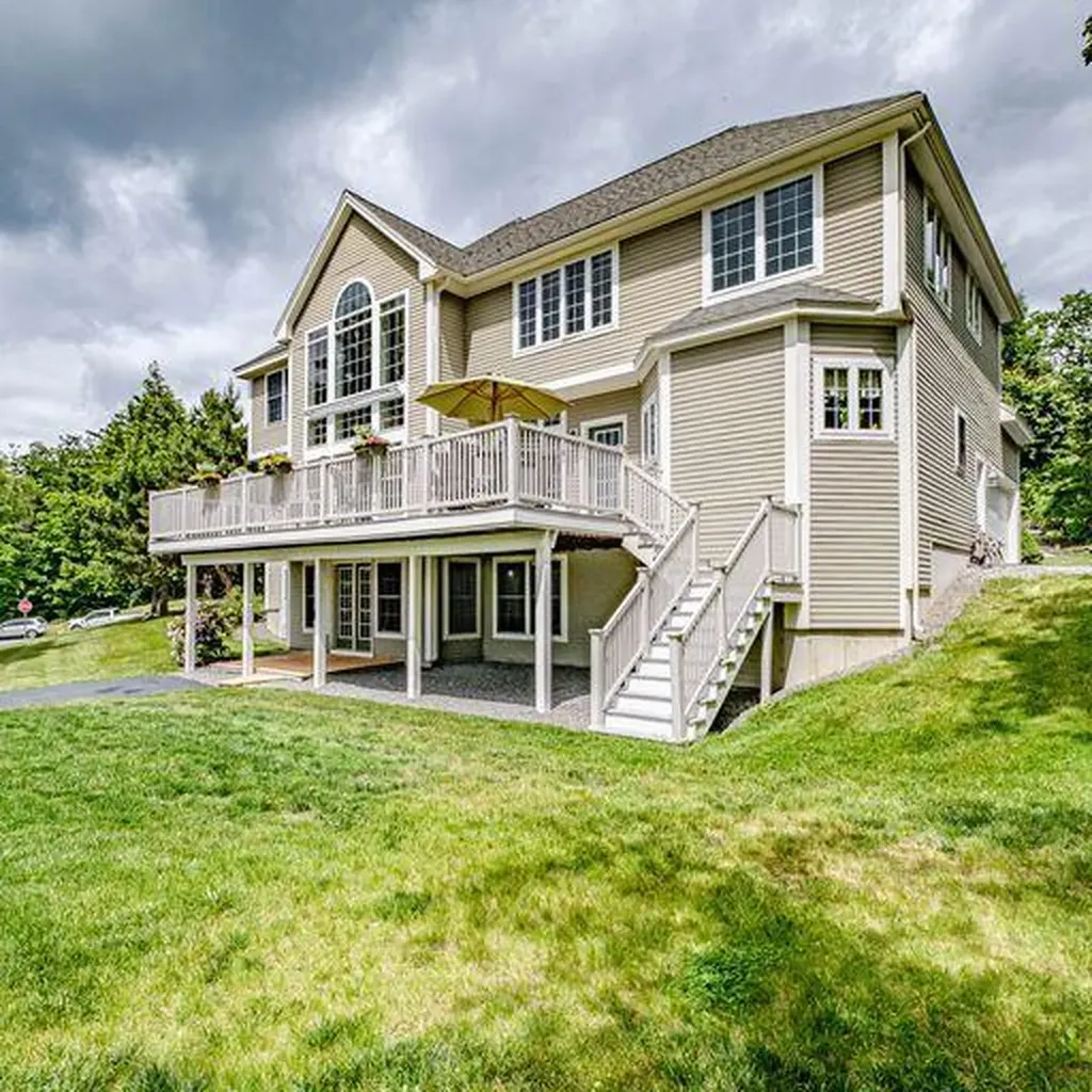 152 Presidential Way Westbrook ME 04092