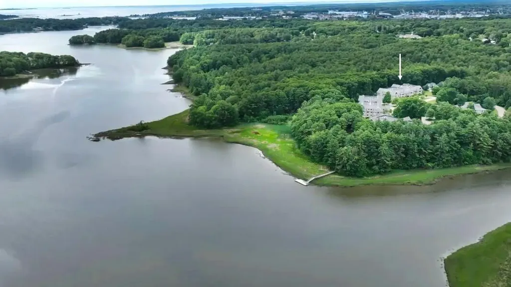 100 Shepards Cove Road Kittery ME 03904