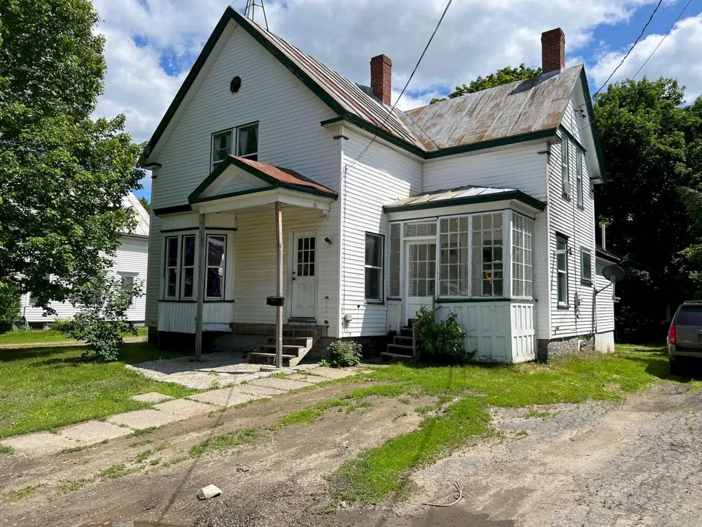 11 Park Street Madison ME 04950