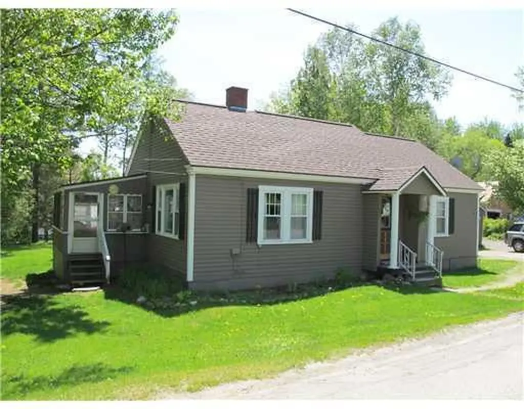 4 Oquossoc Avenue Rangeley ME 04970
