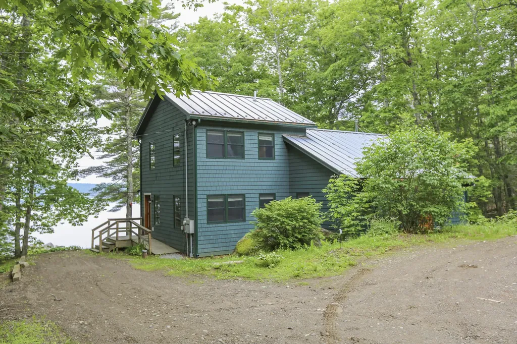 94 Lake Road Frankfort ME 04438
