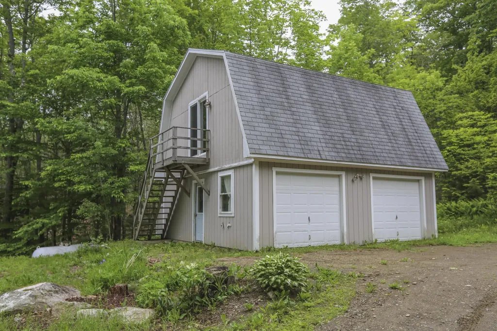 94 Lake Road Frankfort ME 04438