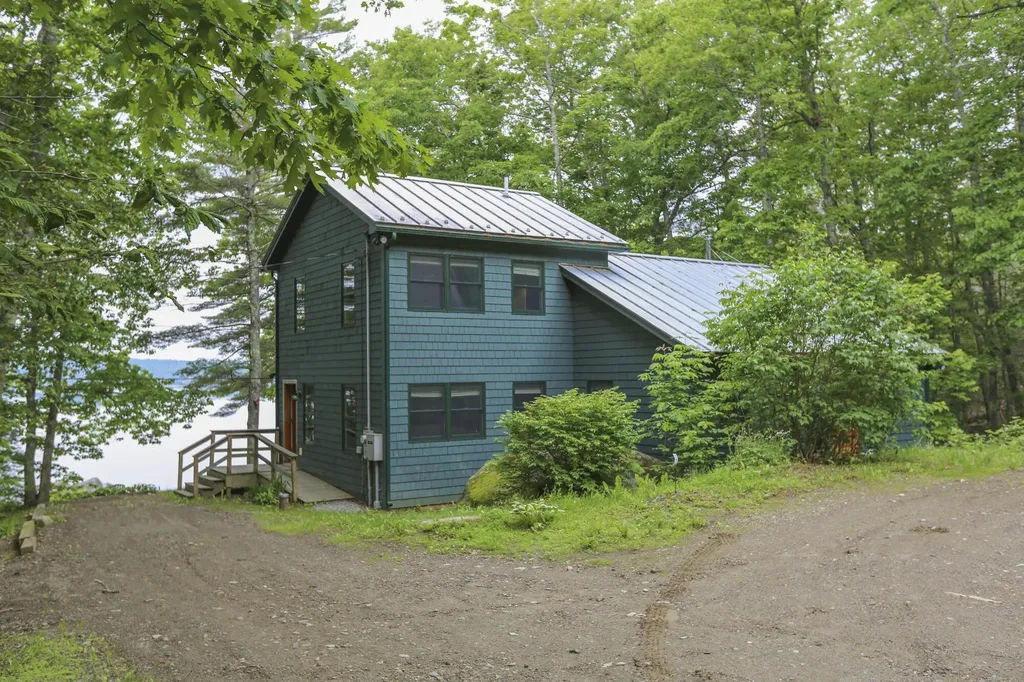 94 Lake Road Frankfort ME 04438