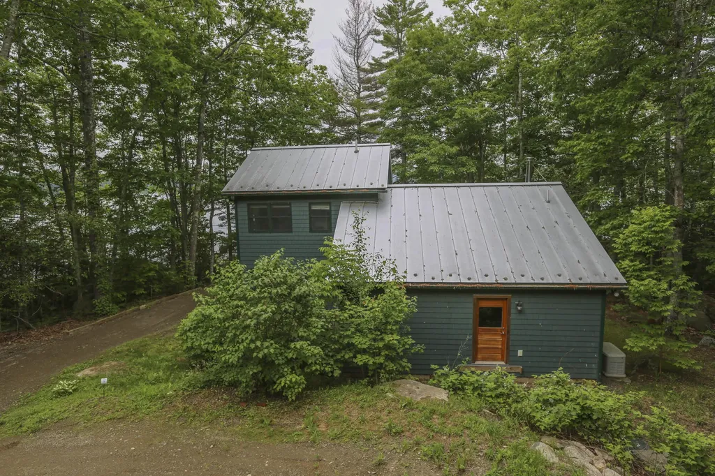 94 Lake Road Frankfort ME 04438