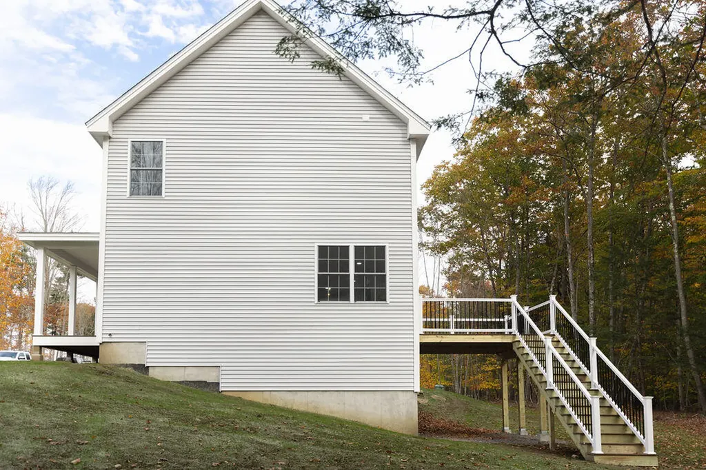 30 Haflinger Lane Berwick ME 03901