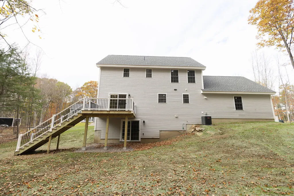 30 Haflinger Lane Berwick ME 03901