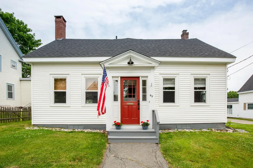 63 Grace Street Rockland ME 04841