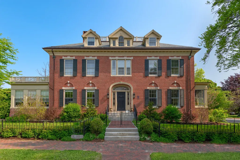 29 Bowdoin Street Portland ME 04102