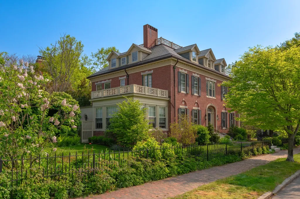 29 Bowdoin Street Portland ME 04102