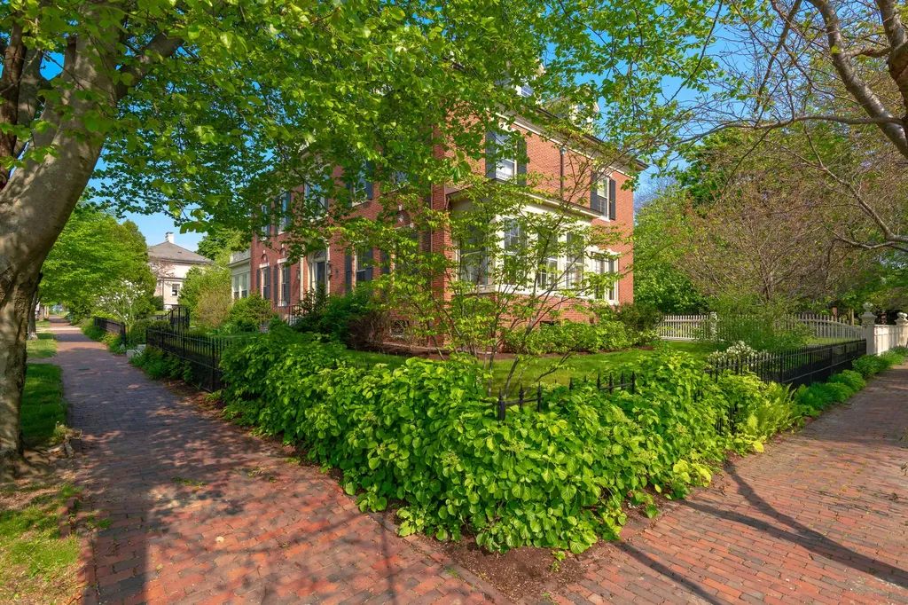 29 Bowdoin Street Portland ME 04102