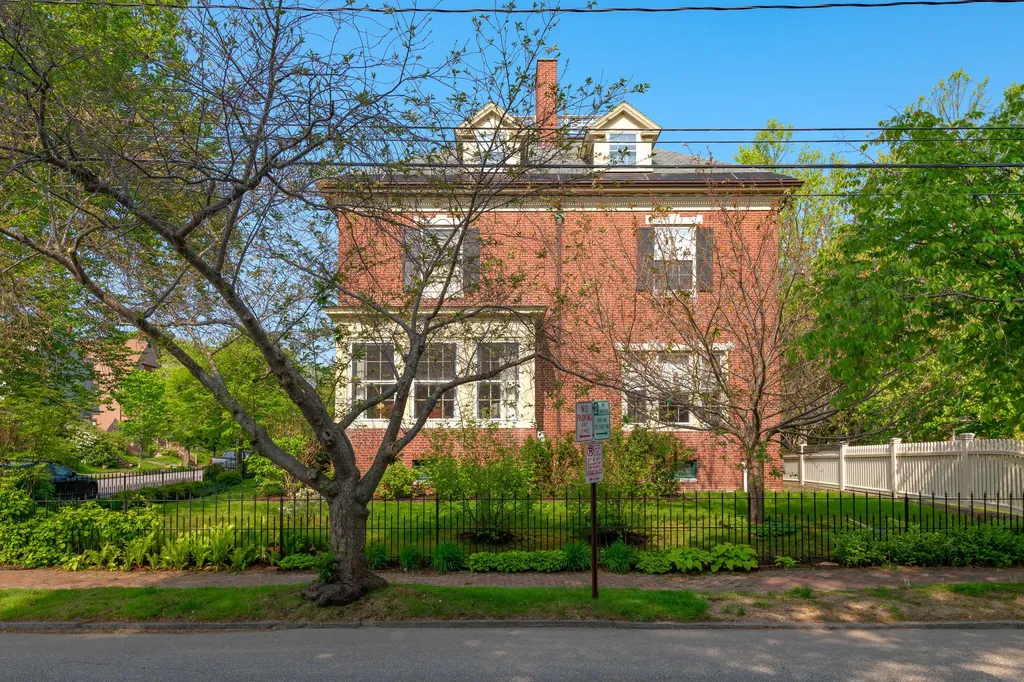 29 Bowdoin Street Portland ME 04102