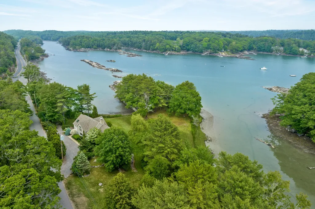 27 Long Point Road Harpswell ME 04079
