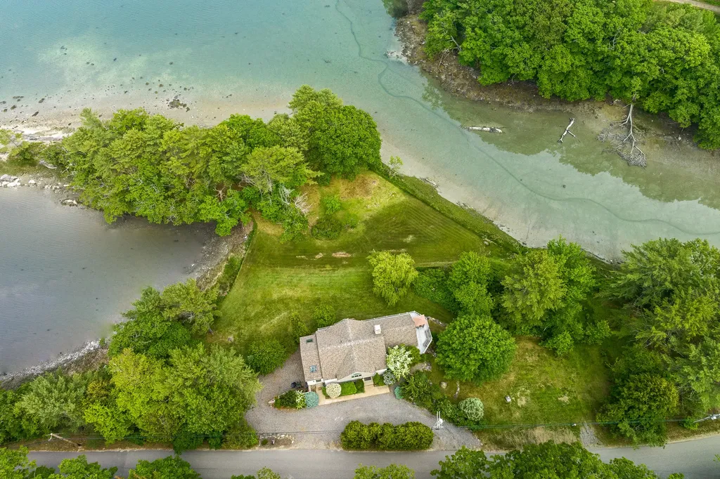 27 Long Point Road Harpswell ME 04079