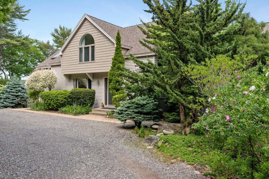 27 Long Point Road Harpswell ME 04079