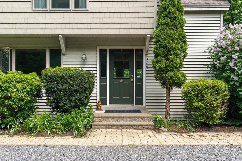 27 Long Point Road Harpswell ME 04079