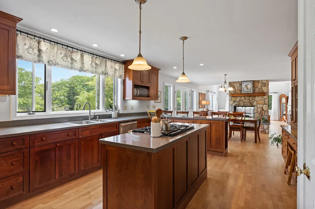27 Long Point Road Harpswell ME 04079