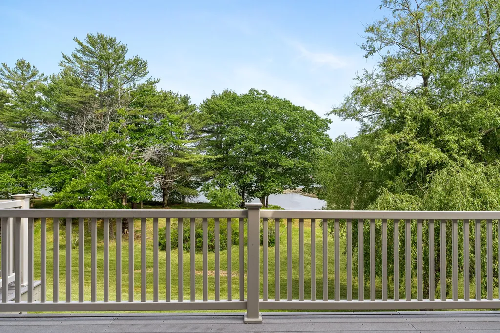 27 Long Point Road Harpswell ME 04079