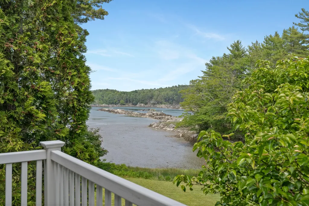27 Long Point Road Harpswell ME 04079