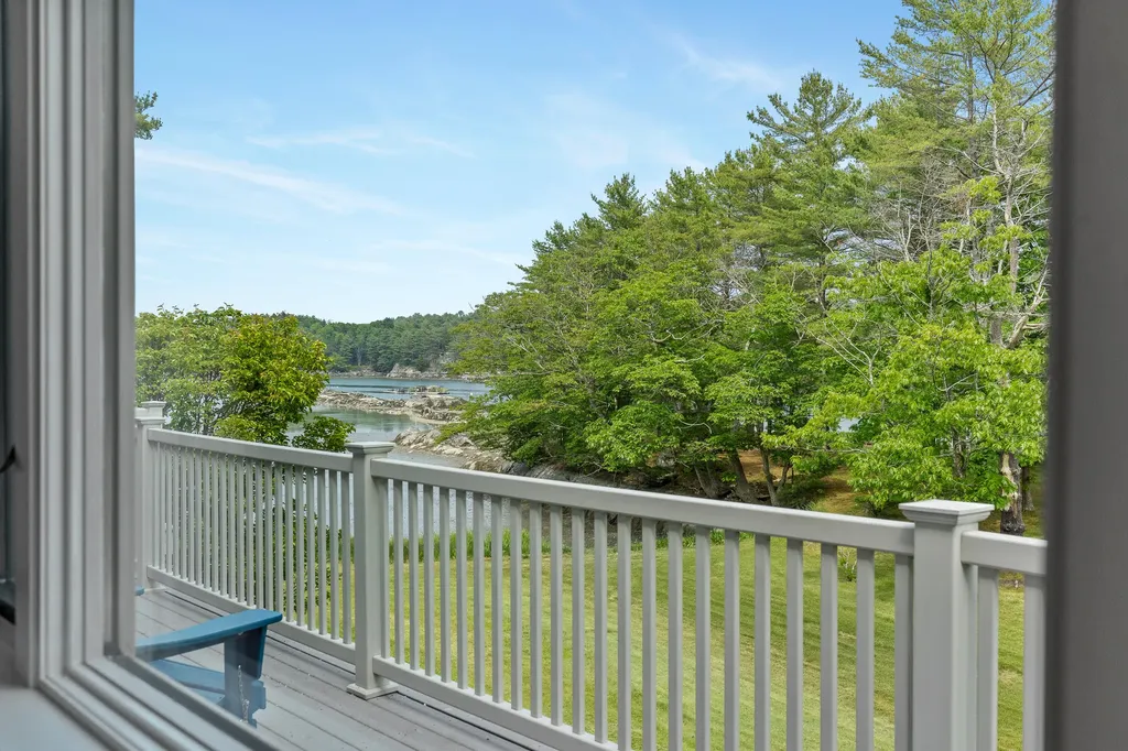 27 Long Point Road Harpswell ME 04079