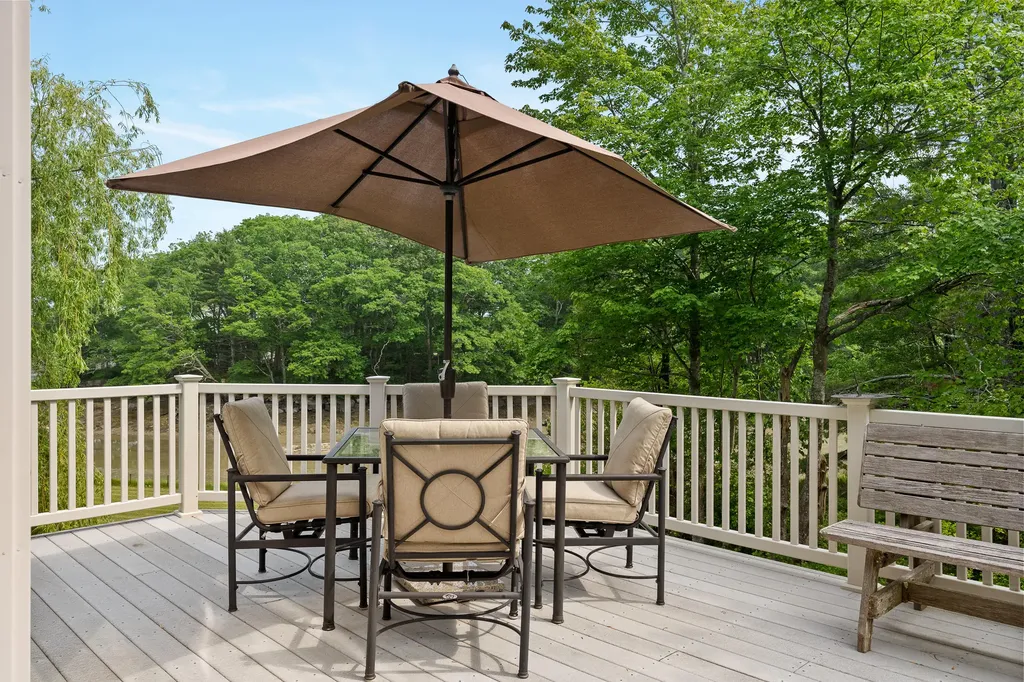 27 Long Point Road Harpswell ME 04079