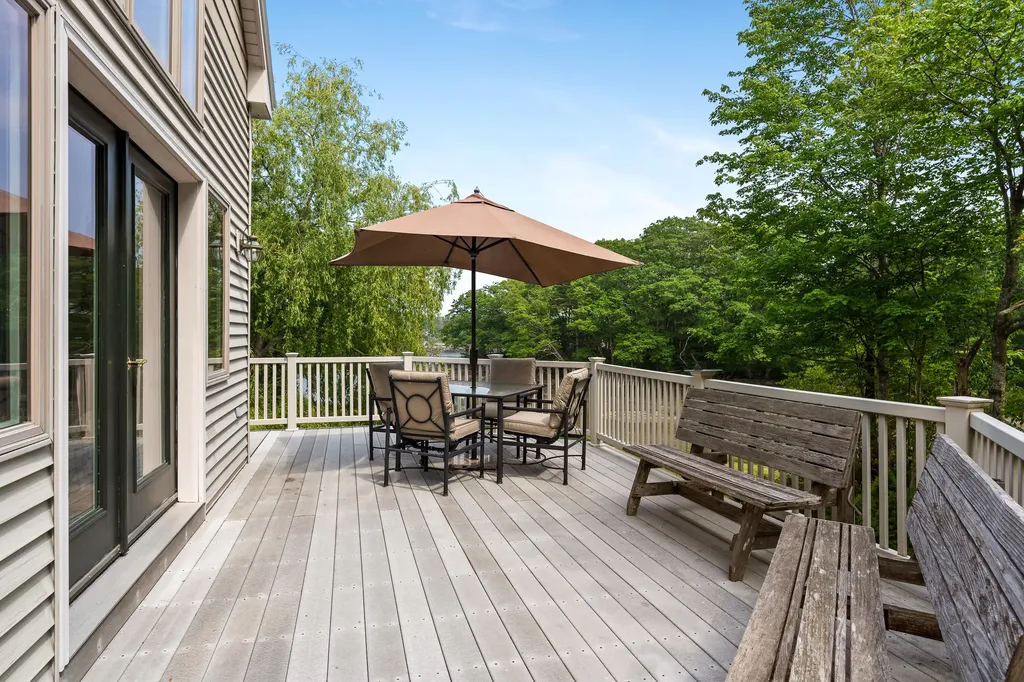 27 Long Point Road Harpswell ME 04079