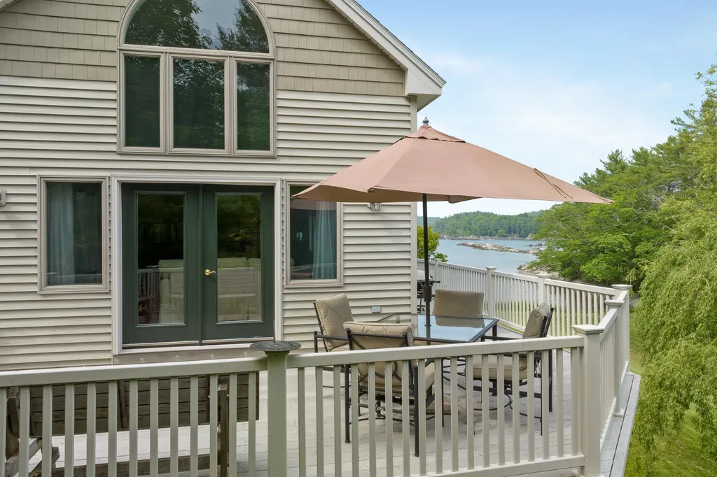 27 Long Point Road Harpswell ME 04079