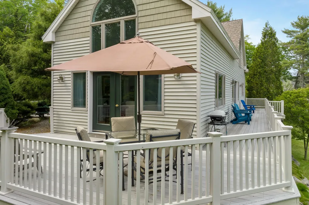 27 Long Point Road Harpswell ME 04079